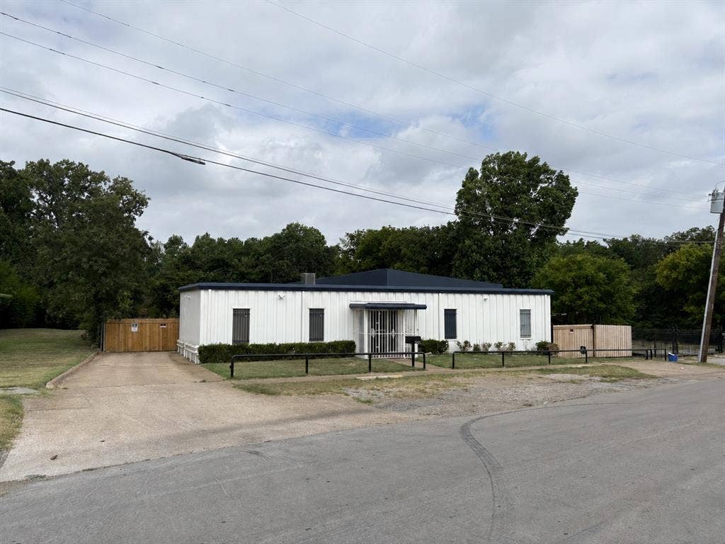 2211 Lamont Avenue, Dallas, TX 75216 2211 Lamont Avenue, Dallas, TX 75216
