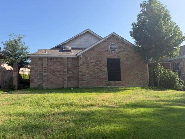 Property photo for 2525 W Oakdale Road, Irving, TX