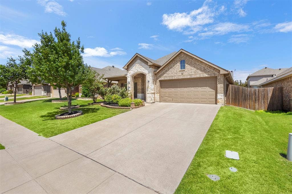 224 Carson Drive, Waxahachie, TX 75167 224 Carson Drive, Waxahachie, TX 75167