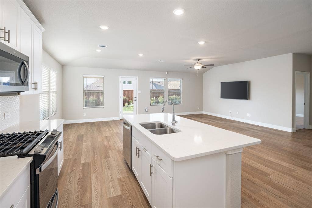 1113 Gardendale Hollow Lane, Anna, TX 75409 Beautiful Quartz Countertops