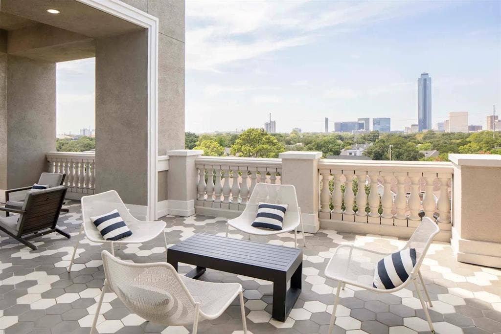 3939 W Alabama Street, #1-563, Houston, TX 77027 50% off base rent for 2 months, 12+ month lease only