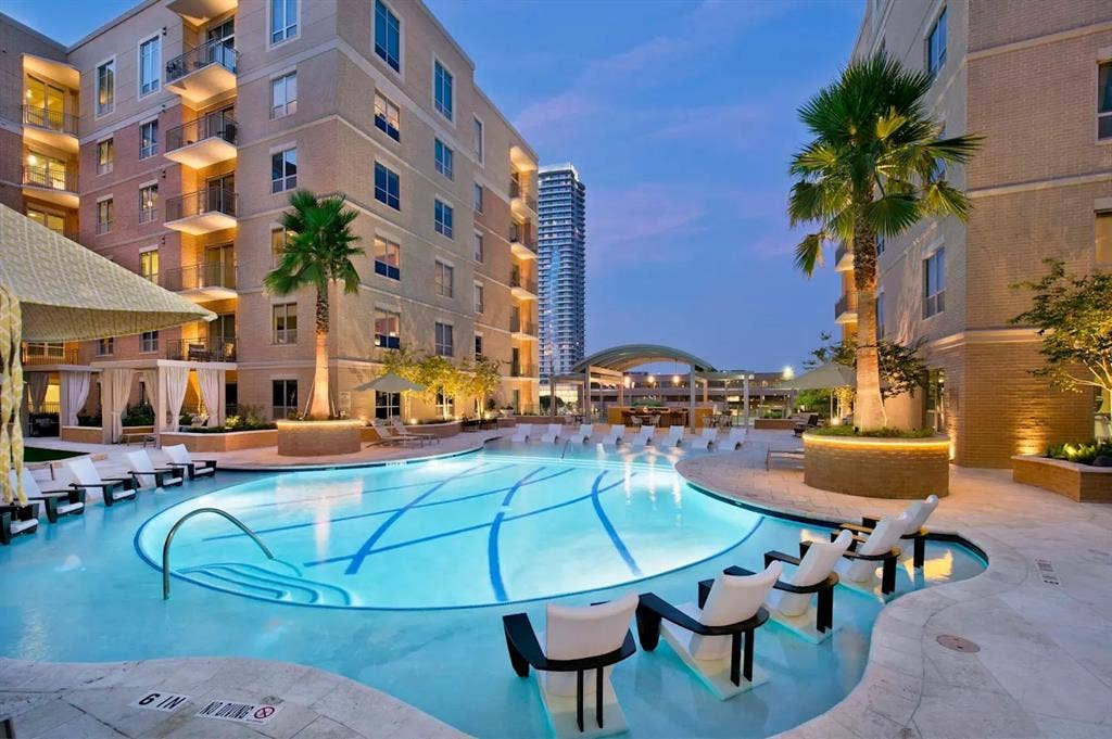 3939 W Alabama Street, #1-563, Houston, TX 77027 50% off base rent for 2 months, 12+ month lease only
