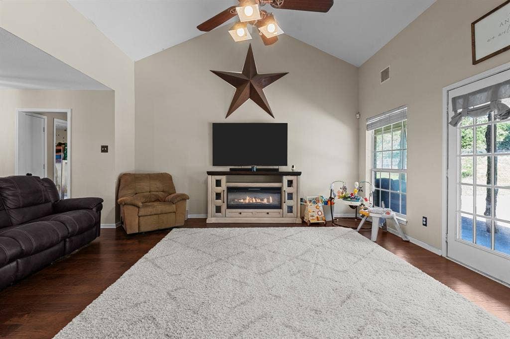 156 PR 3626, Springtown, TX 76082 156 PR 3626, Springtown, TX 76082