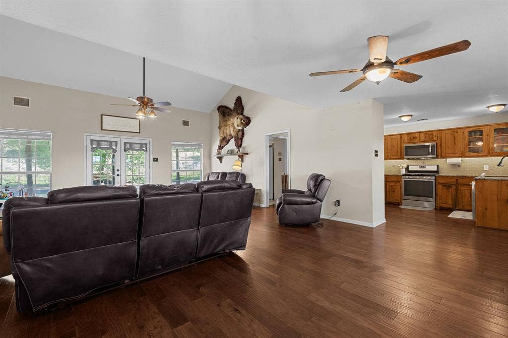 156 PR 3626, Springtown, TX 76082 156 PR 3626, Springtown, TX 76082