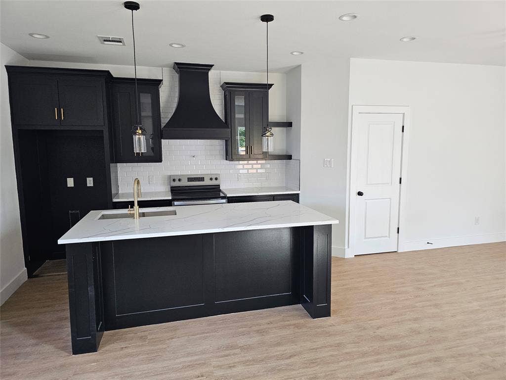 5031 Colonial Avenue, Dallas, TX 75215 5031 Colonial Avenue, Dallas, TX 75215