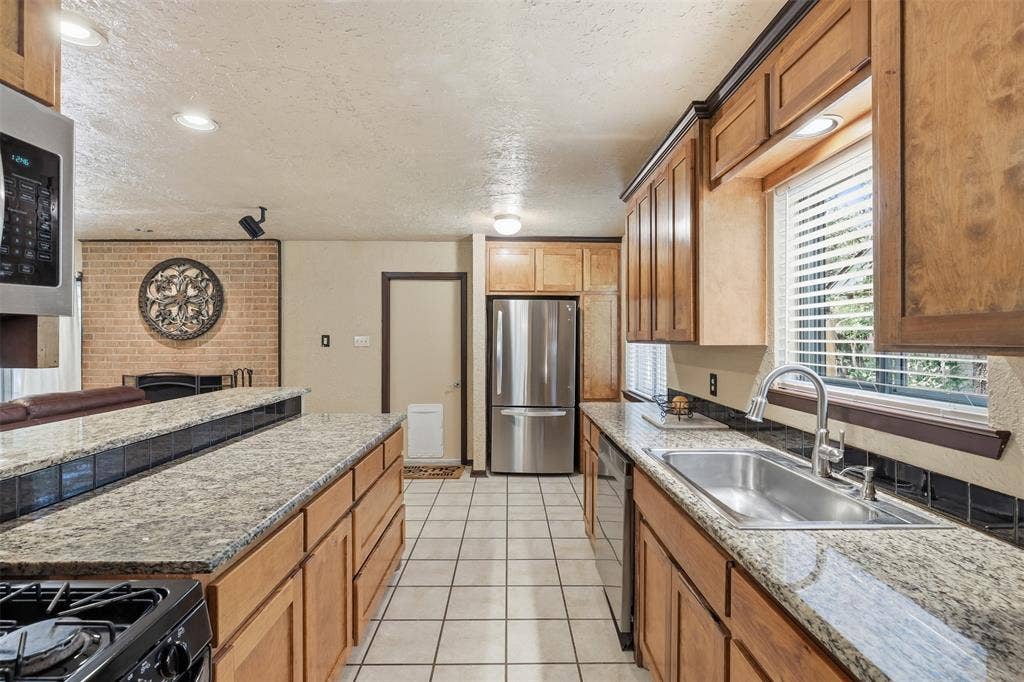 3702 Hastings Drive, Arlington, TX 76013 3702 Hastings Drive, Arlington, TX 76013