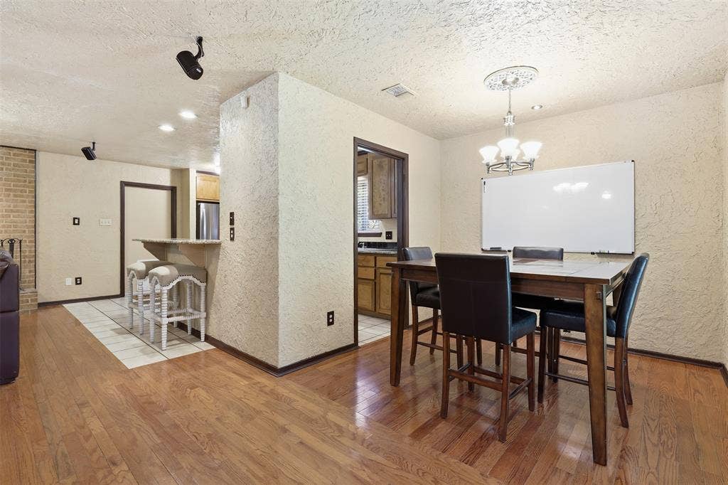 3702 Hastings Drive, Arlington, TX 76013 3702 Hastings Drive, Arlington, TX 76013