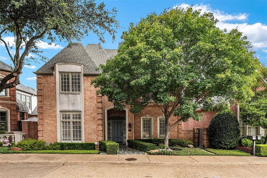 Property photo for 7 Knightwood Court, Dallas, TX