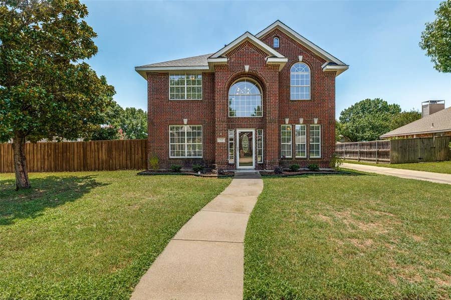 Property photo for 712 Rolling Hills Drive, Allen, TX