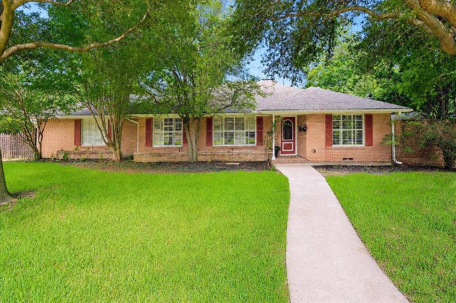 Property photo for 205 Thompson Drive, Richardson, TX
