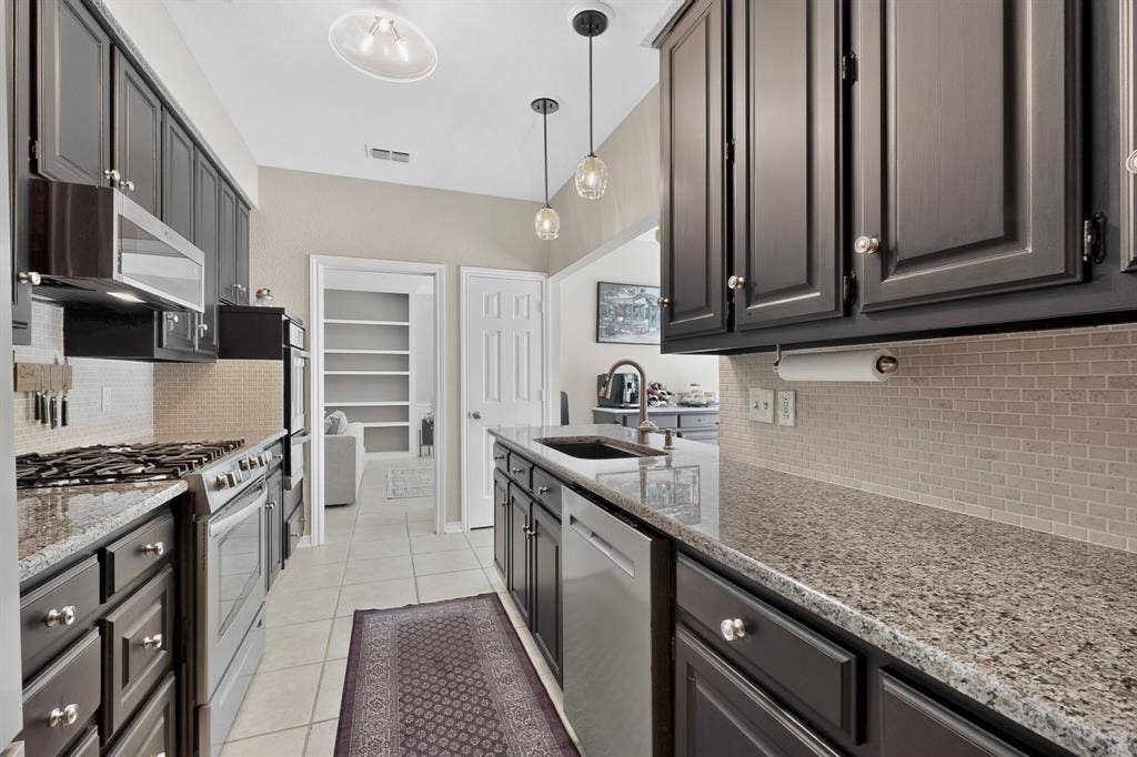 1909 Highland Park Circle, Denton, TX 76205 1909 Highland Park Circle, Denton, TX 76205
