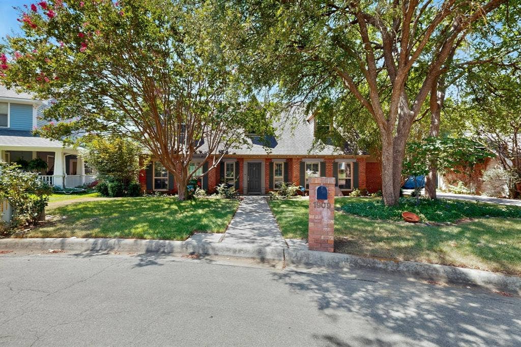 1909 Highland Park Circle, Denton, TX 76205 1909 Highland Park Circle, Denton, TX 76205