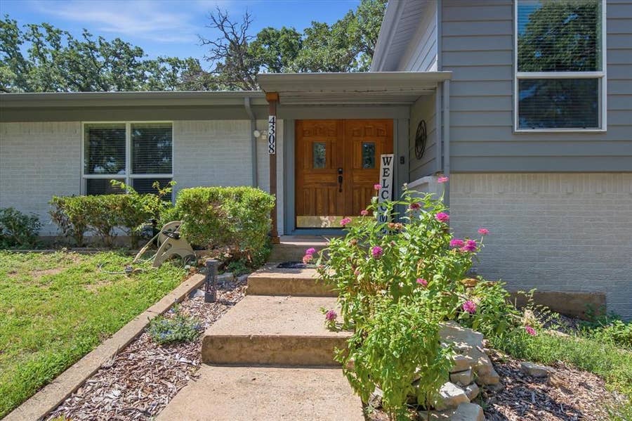 Property photo for 4308 Borden Drive, Arlington, TX
