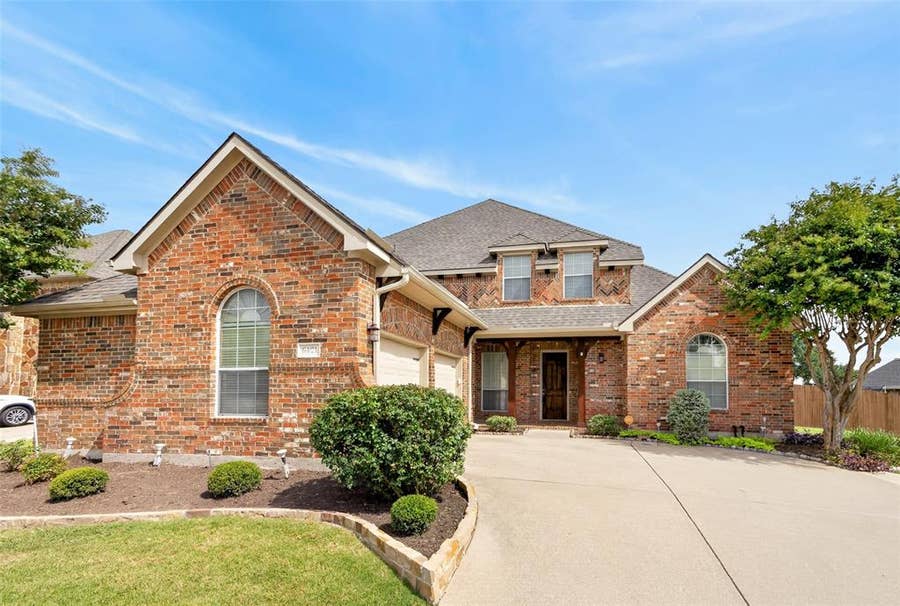 Property photo for 6421 Fieldcrest Lane, Sachse, TX