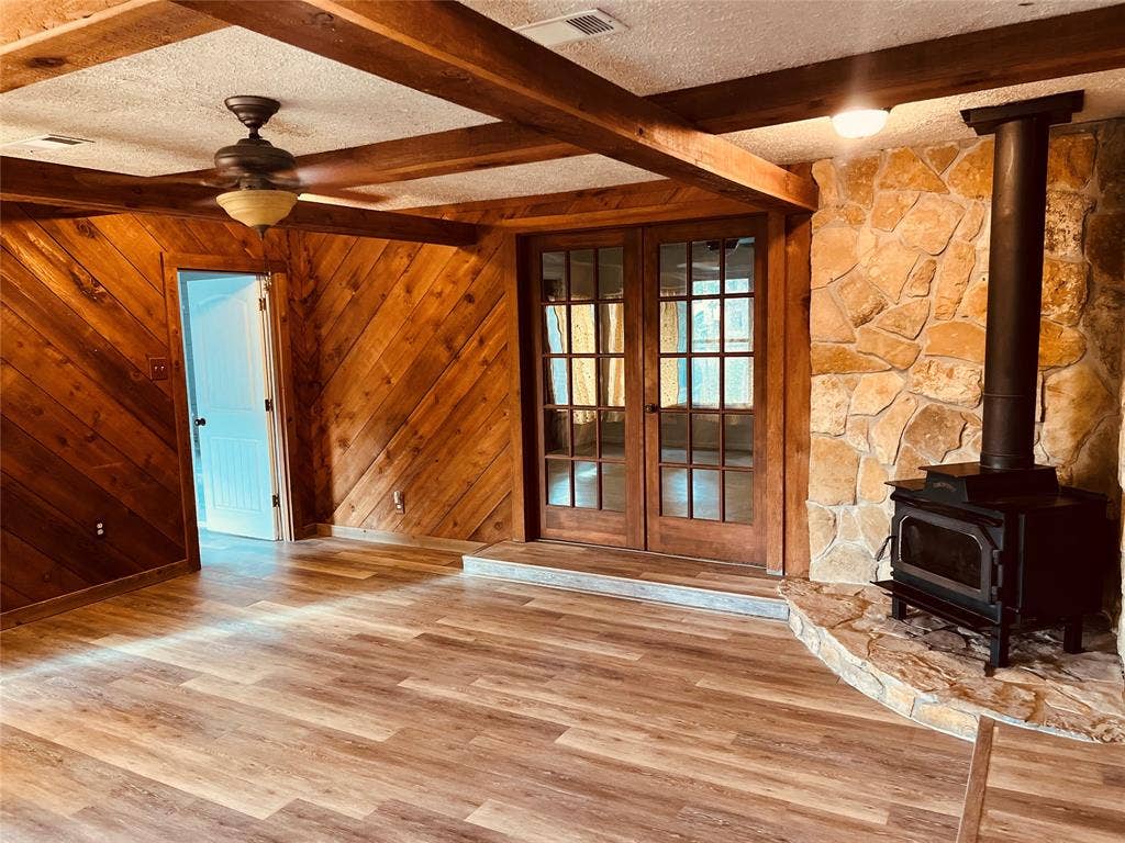 15180 Old China Spring Road, China Spring, TX 76633 living room 2