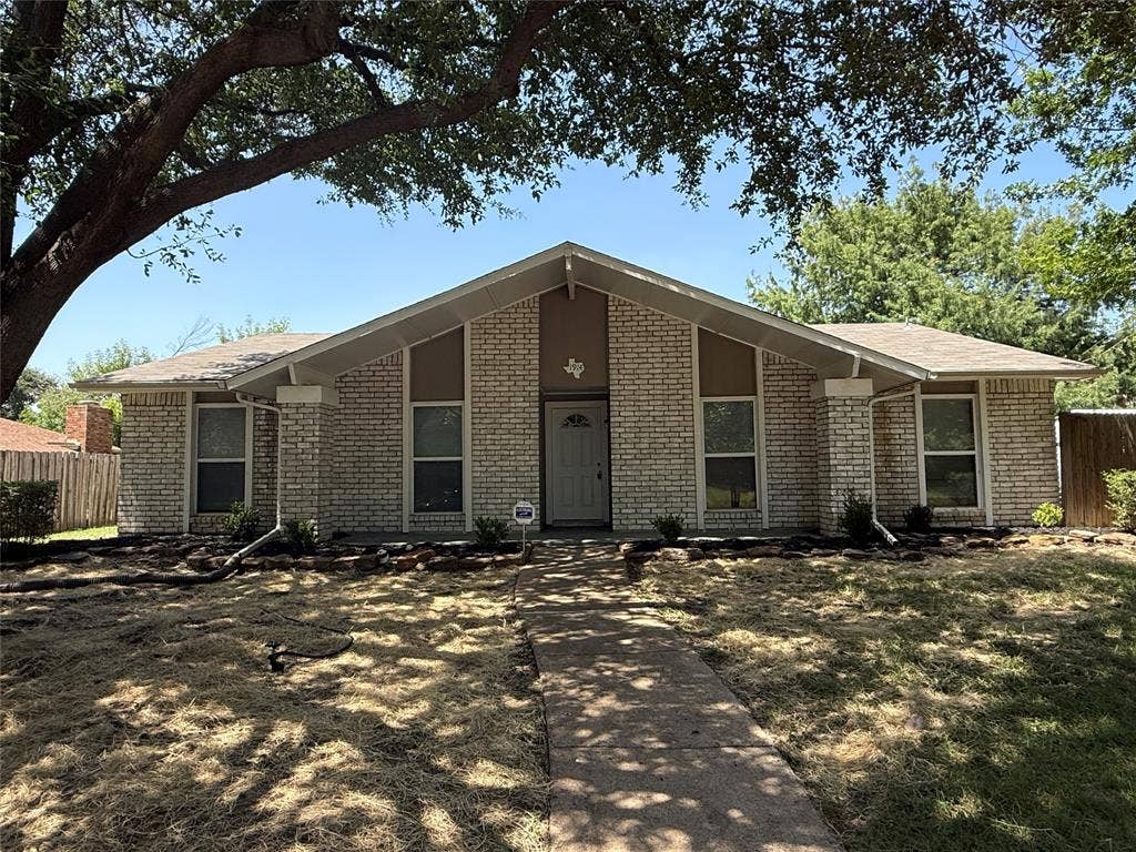 1914 Chisholm Trail, Grand Prairie, TX 75052 1914 Chisholm Trail, Grand Prairie, TX 75052