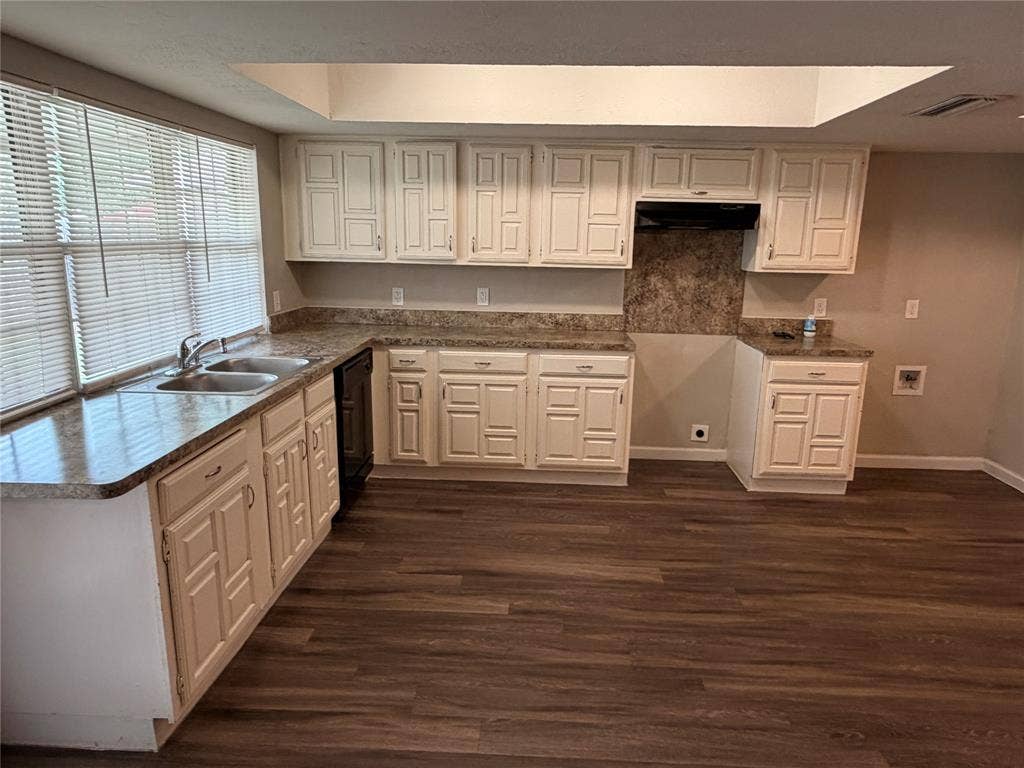 1914 Chisholm Trail, Grand Prairie, TX 75052 1914 Chisholm Trail, Grand Prairie, TX 75052