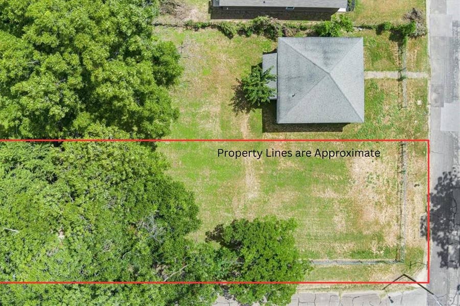 Property photo for 1000 E Calhoun Avenue, Waco, TX