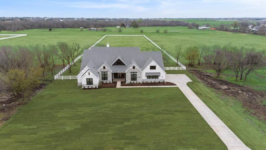 Property photo for 225 League Road, McLendon Chisholm, TX