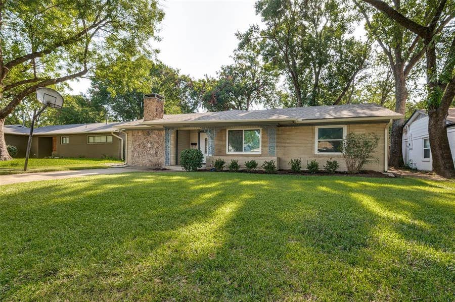 Property photo for 13520 Mount Castle Drive, Farmers Branch, TX