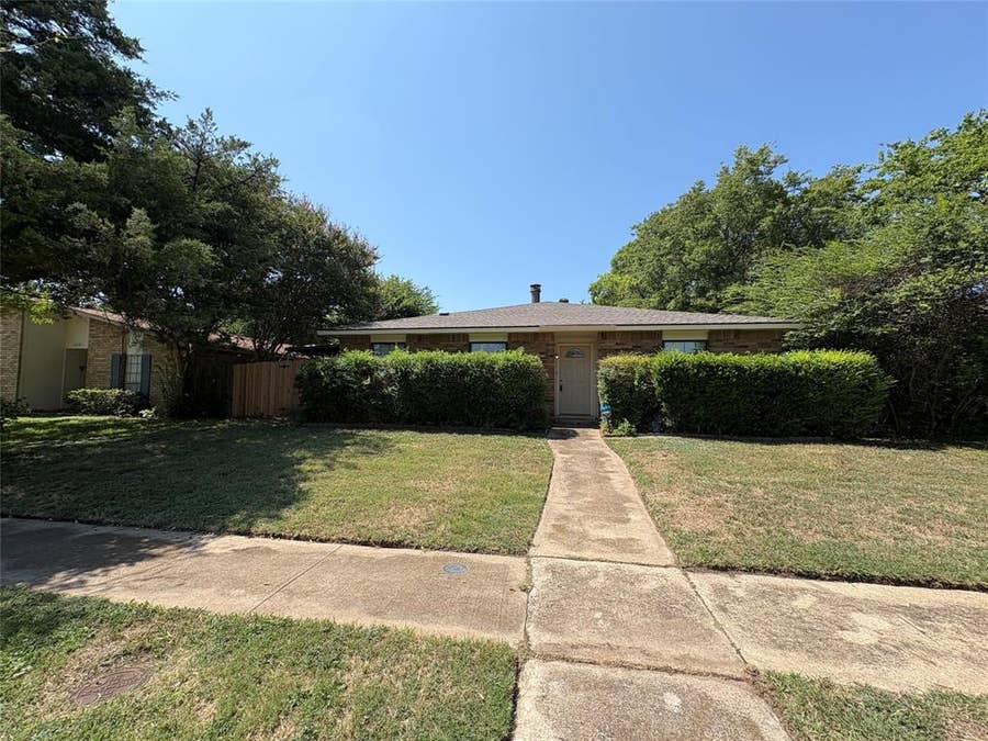 Property photo for 7222 Hedge Drive, Dallas, TX