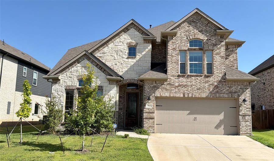 Property photo for 516 William Court, Arlington, TX
