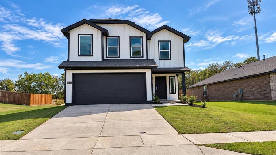 Property photo for 4113 WOODHILL BEND Drive, Fort Worth, TX