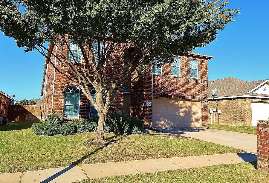 Property photo for 10125 Sourwood Drive, Fort Worth, TX