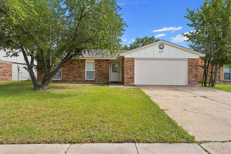 Property photo for 1317 California Trail, Grand Prairie, TX