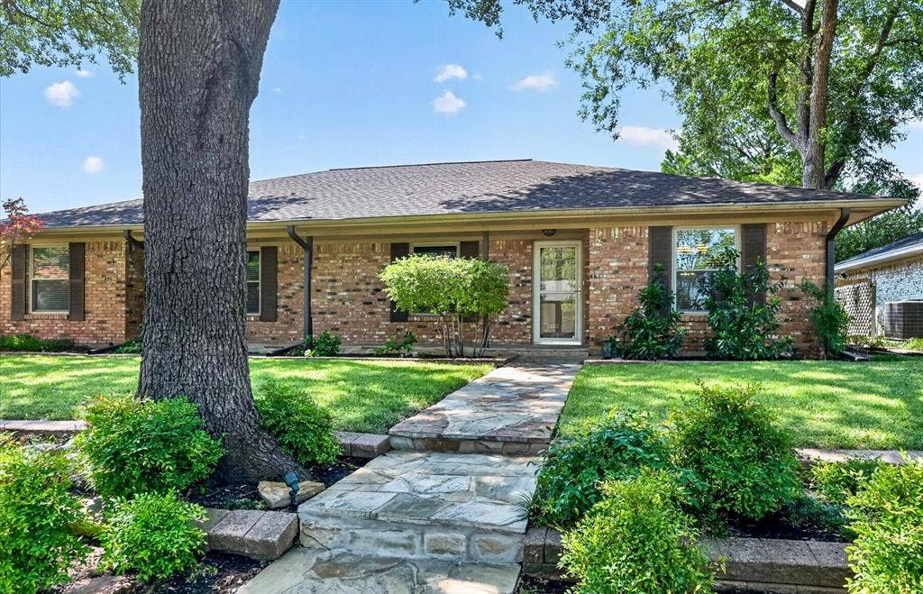 3310 Raintree Drive, Plano, TX 75074 Multi-tiered, custom walk-up