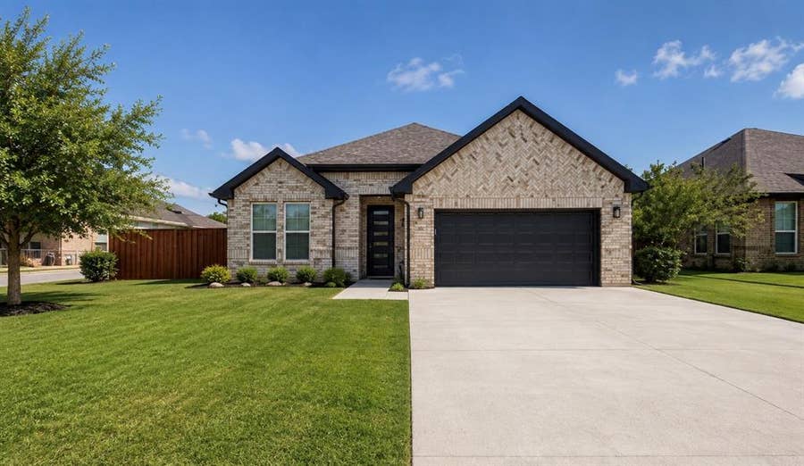 Property photo for 900 Marcellus Court, Arlington, TX