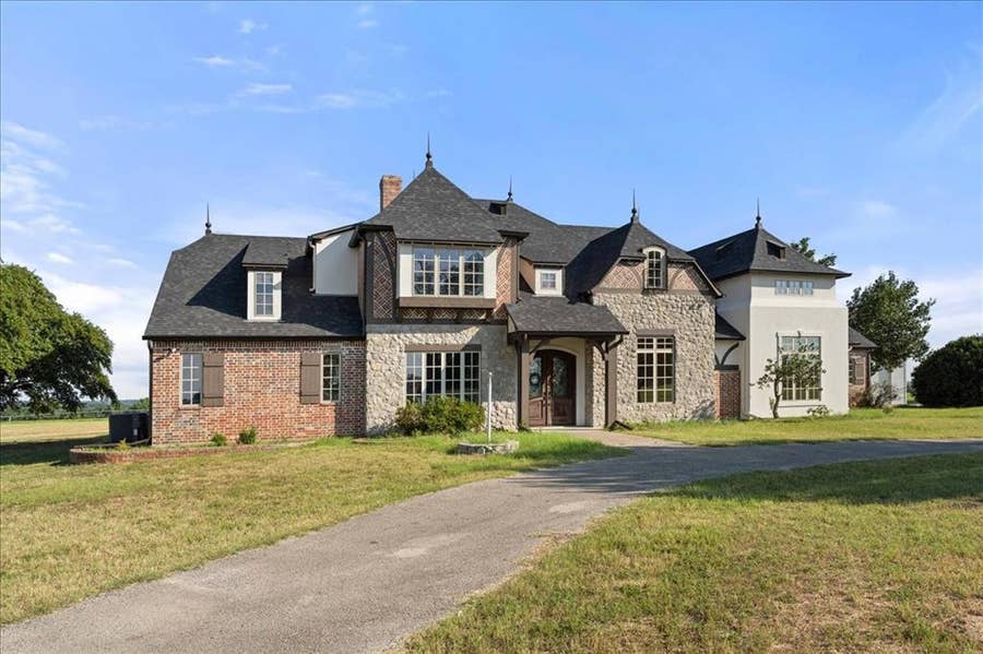 Property photo for 1442 County Road 313 E, Tyler, TX