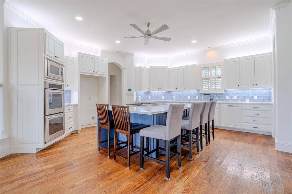 710 Corsica Court, Argyle, TX 76226 large functional kitchen