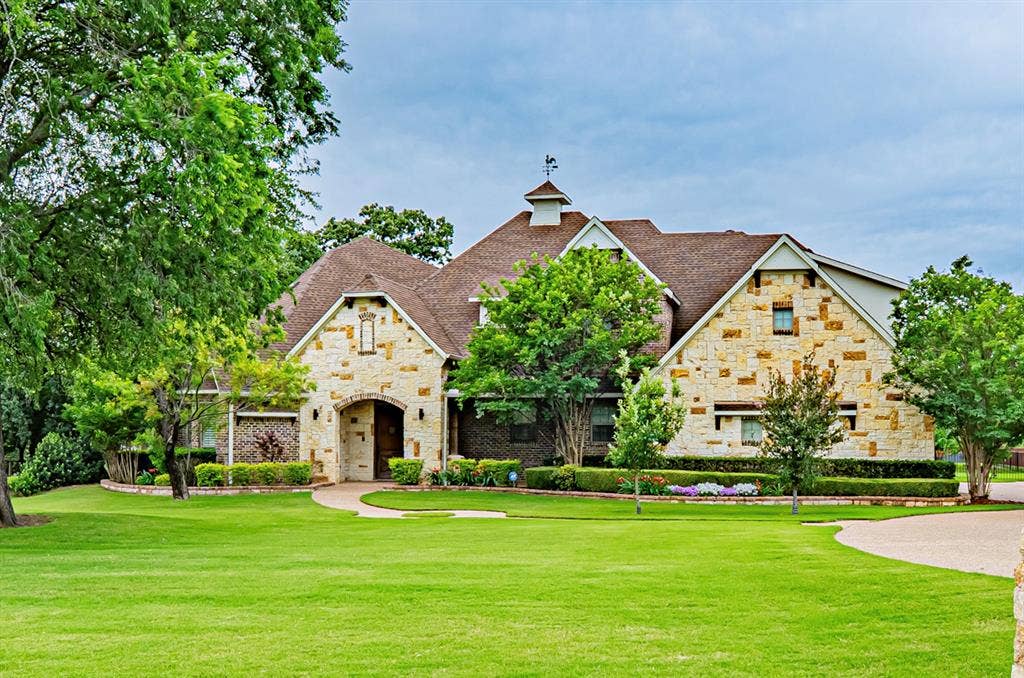 710 Corsica Court, Argyle, TX 76226 Gorgeous 4000sf home on 1 acre in Argyle
