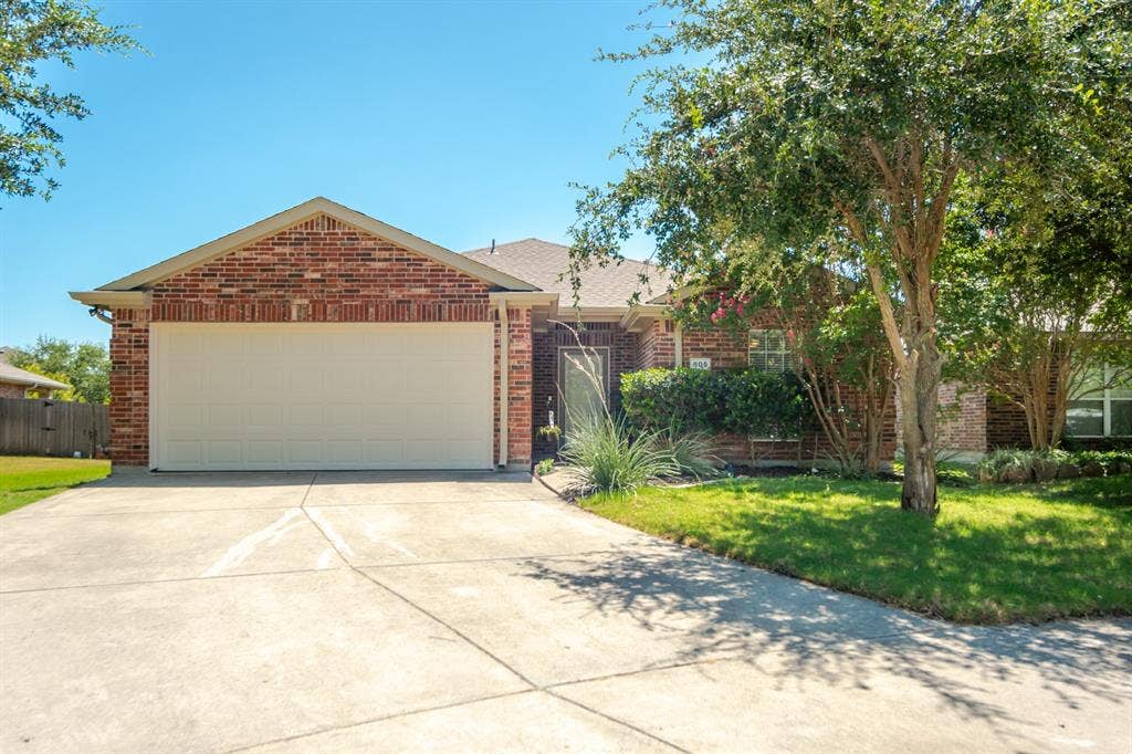 805 Andrews Court, Anna, TX 75409 Front entry garage for easy in and out.