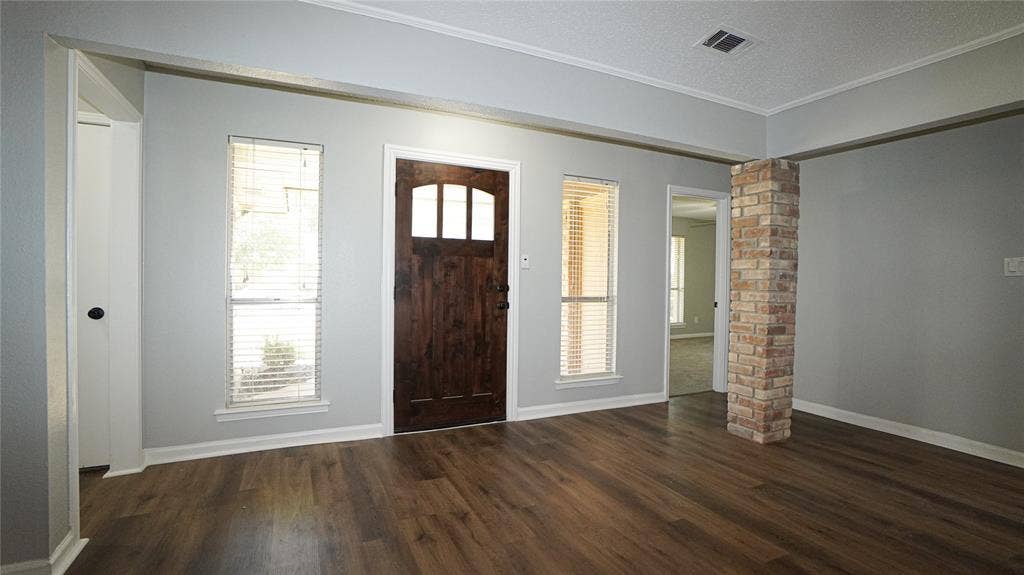 7113 Ridgeview Drive, Rowlett, TX 75089 7113 Ridgeview Drive, Rowlett, TX 75089