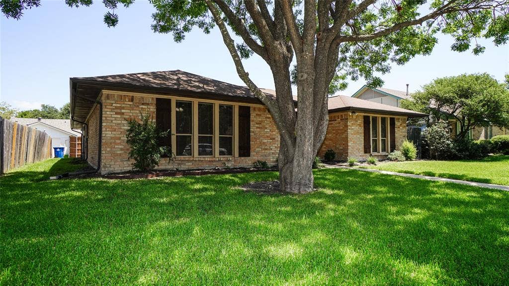 7113 Ridgeview Drive, Rowlett, TX 75089 7113 Ridgeview Drive, Rowlett, TX 75089