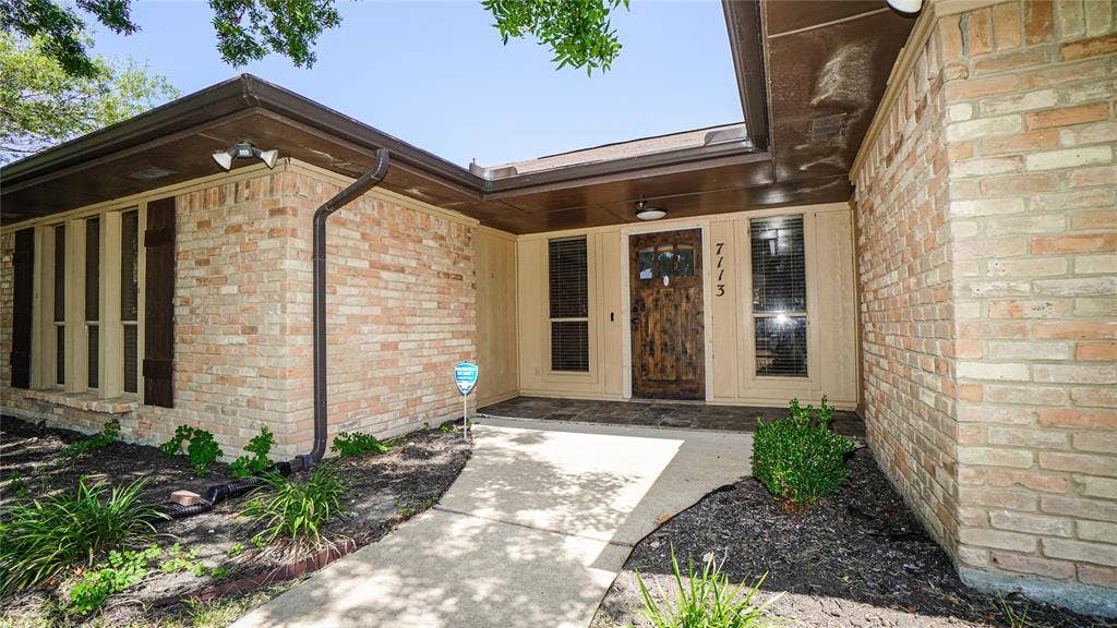 7113 Ridgeview Drive, Rowlett, TX 75089 7113 Ridgeview Drive, Rowlett, TX 75089