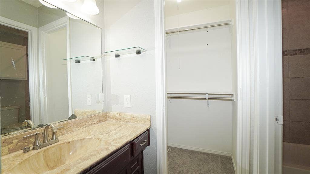 7113 Ridgeview Drive, Rowlett, TX 75089 7113 Ridgeview Drive, Rowlett, TX 75089