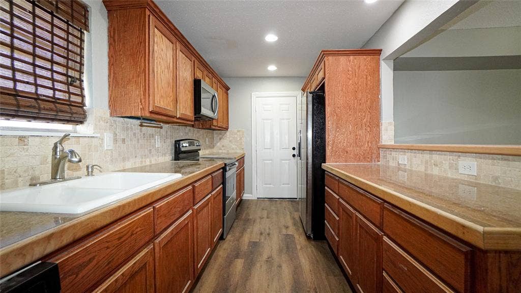 7113 Ridgeview Drive, Rowlett, TX 75089 7113 Ridgeview Drive, Rowlett, TX 75089