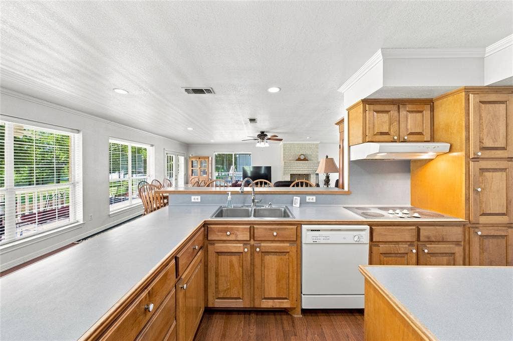 1682 County Road 4825, Athens, TX 75751 1682 County Road 4825, Athens, TX 75751