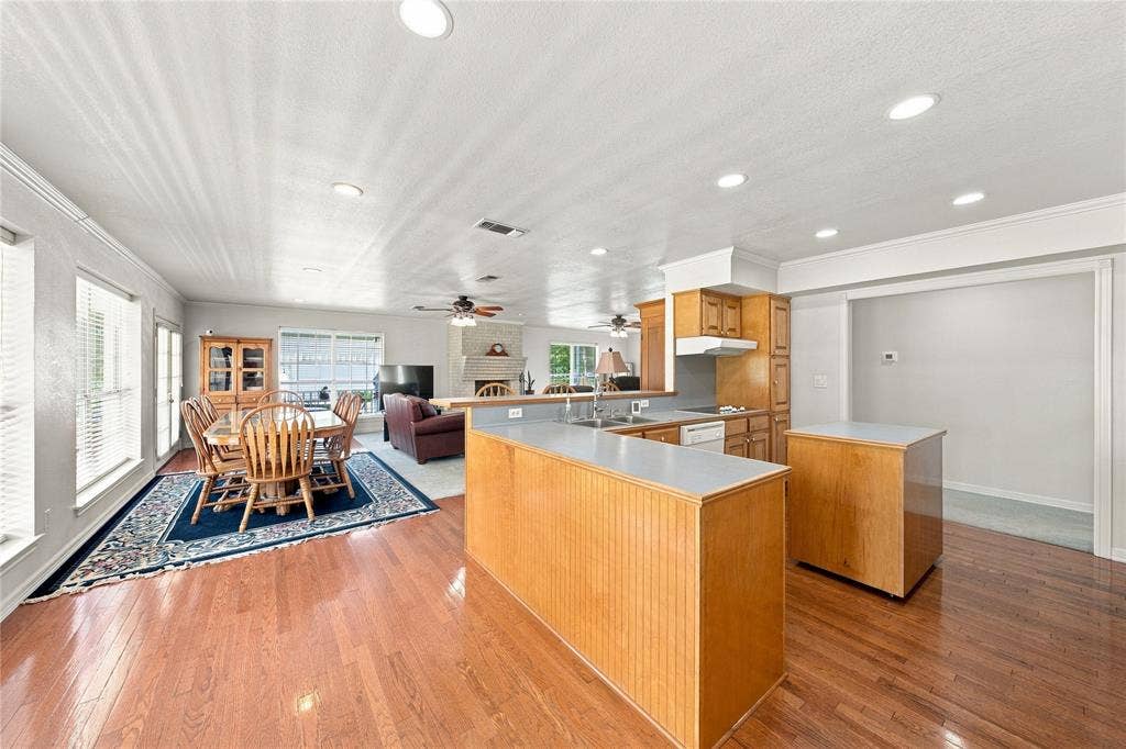 1682 County Road 4825, Athens, TX 75751 view into the dining area