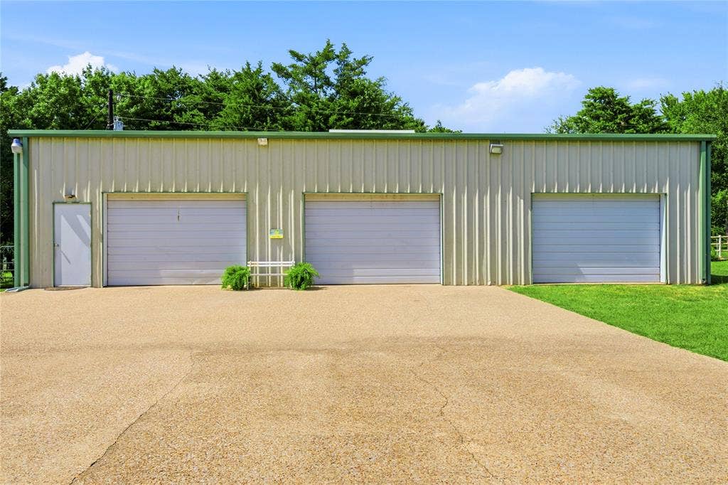 1682 County Road 4825, Athens, TX 75751 3-Bay Shop