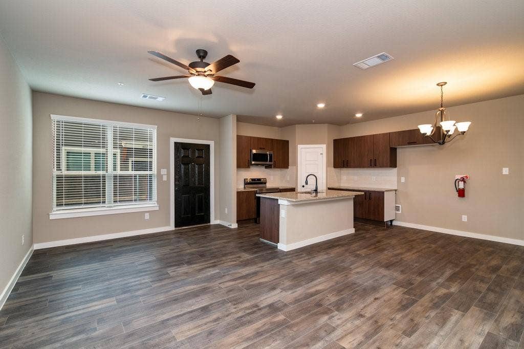 611 Harvest Moon Drive, Venus, TX 76084 611 Harvest Moon Drive, Venus, TX 76084