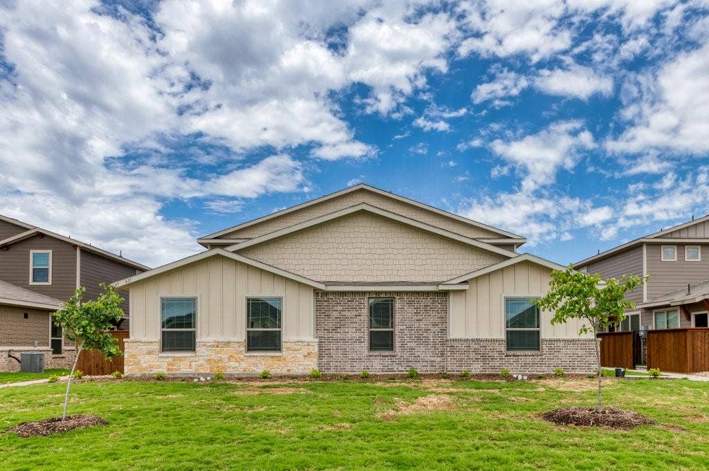 611 Harvest Moon Drive, Venus, TX 76084 611 Harvest Moon Drive, Venus, TX 76084
