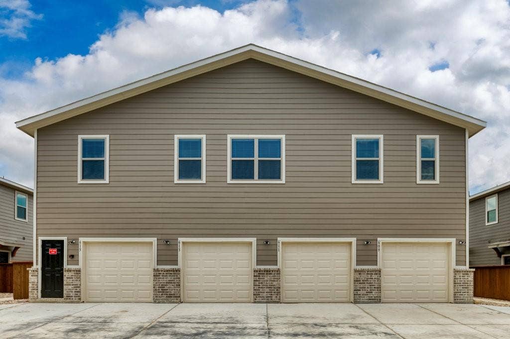 611 Harvest Moon Drive, Venus, TX 76084 611 Harvest Moon Drive, Venus, TX 76084