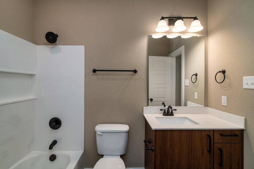 611 Harvest Moon Drive, Venus, TX 76084 611 Harvest Moon Drive, Venus, TX 76084