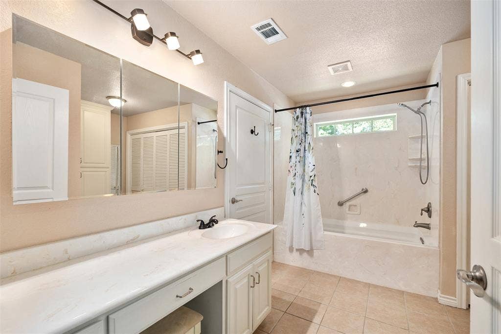 176 Seaside Drive, Gun Barrel City, TX 75156 176 Seaside Drive, Gun Barrel City, TX 75156