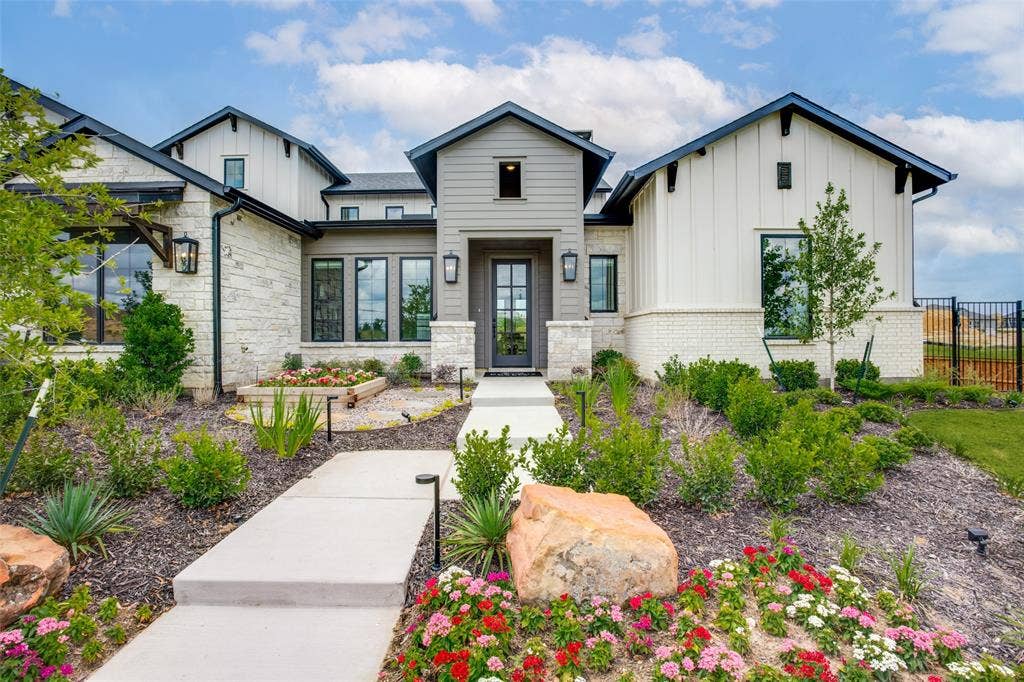 628 Verona Drive, Haslet, TX 76052 Walkway to front door