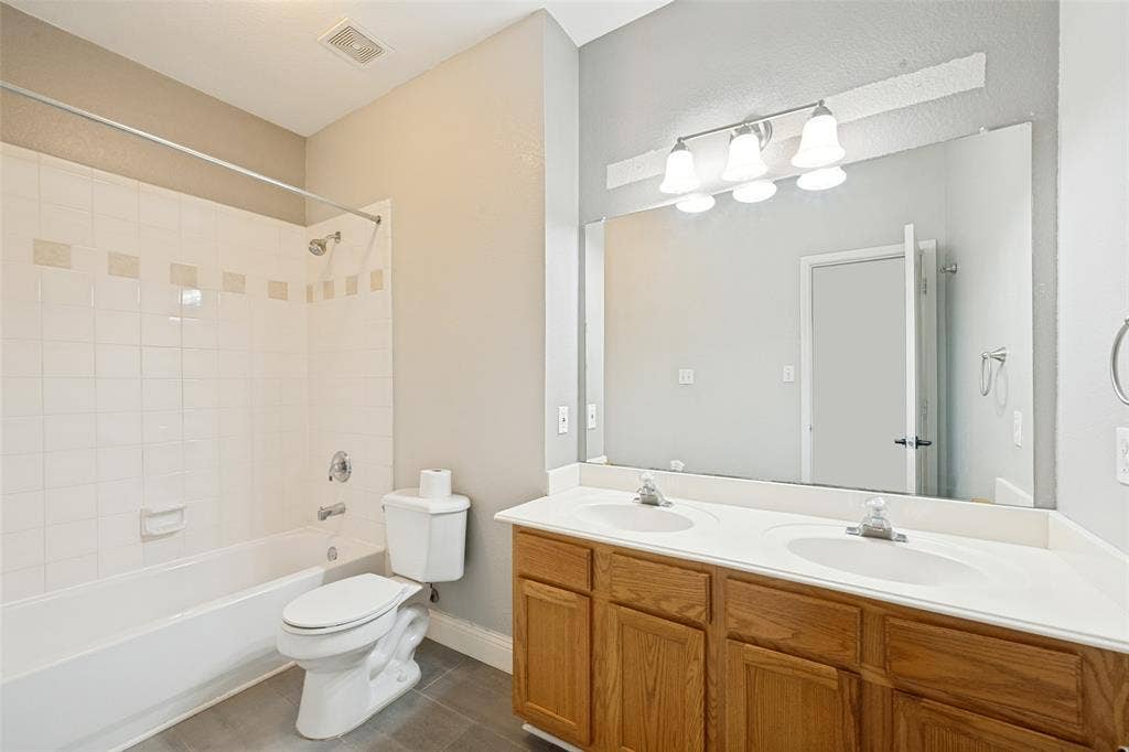 4849 Gloucester Drive, Grand Prairie, TX 75052 4849 Gloucester Drive, Grand Prairie, TX 75052